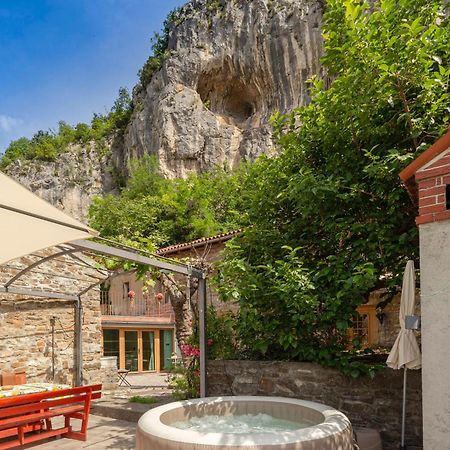 Under The Rock House In Osp With Hot Tub Διαμέρισμα Εξωτερικό φωτογραφία