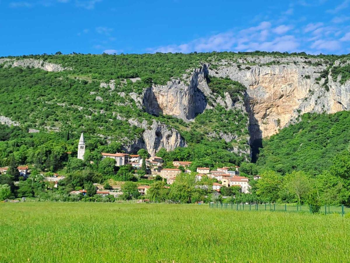 Under The Rock House In Osp With Hot Tub Διαμέρισμα Εξωτερικό φωτογραφία
