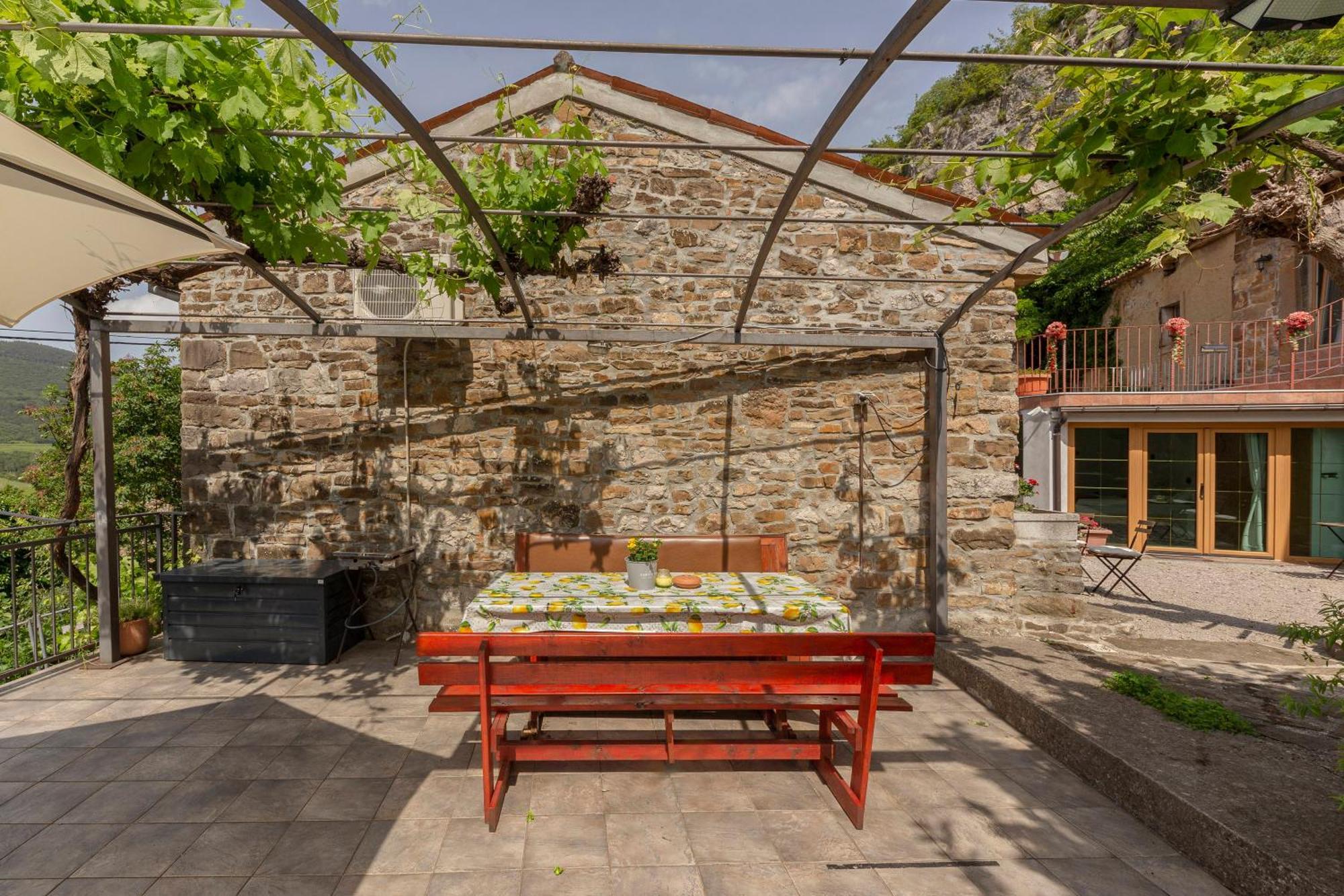 Under The Rock House In Osp With Hot Tub Διαμέρισμα Εξωτερικό φωτογραφία
