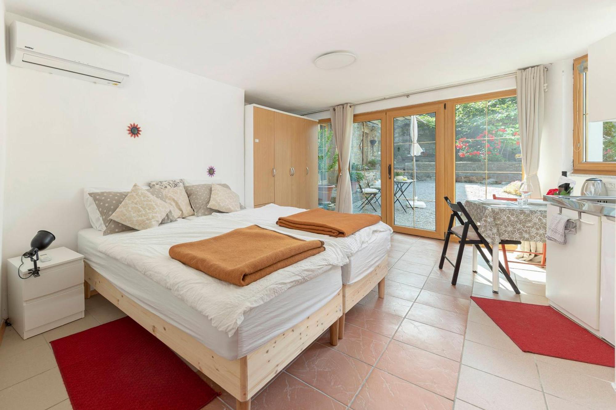 Under The Rock House In Osp With Hot Tub Διαμέρισμα Εξωτερικό φωτογραφία