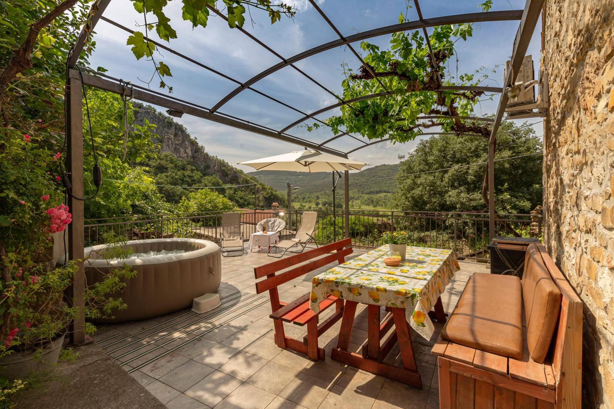 Under The Rock House In Osp With Hot Tub Διαμέρισμα Εξωτερικό φωτογραφία